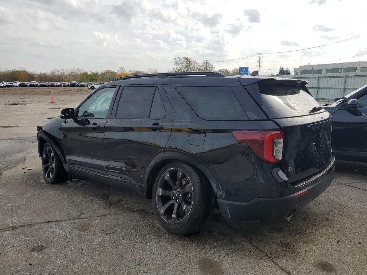 2023 Ford Explorer - Image 2