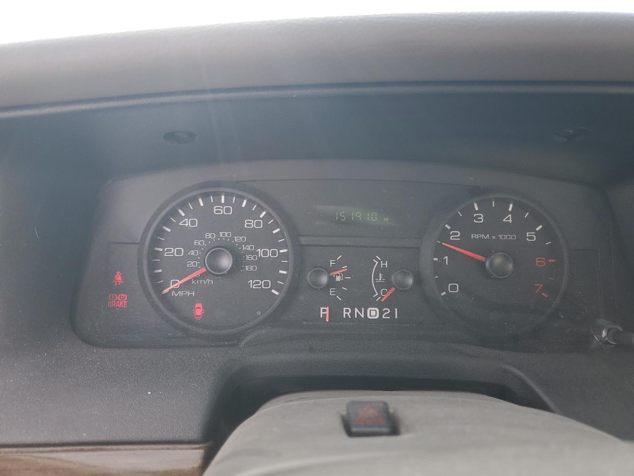 2006 Ford Crown Victoria - Image 9