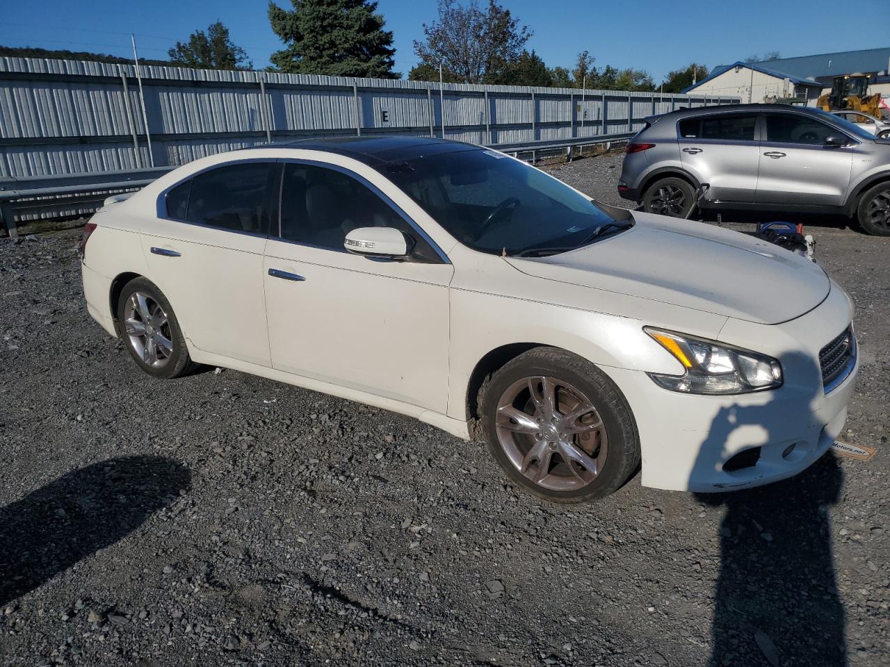 2010 Nissan Maxima - Image 4