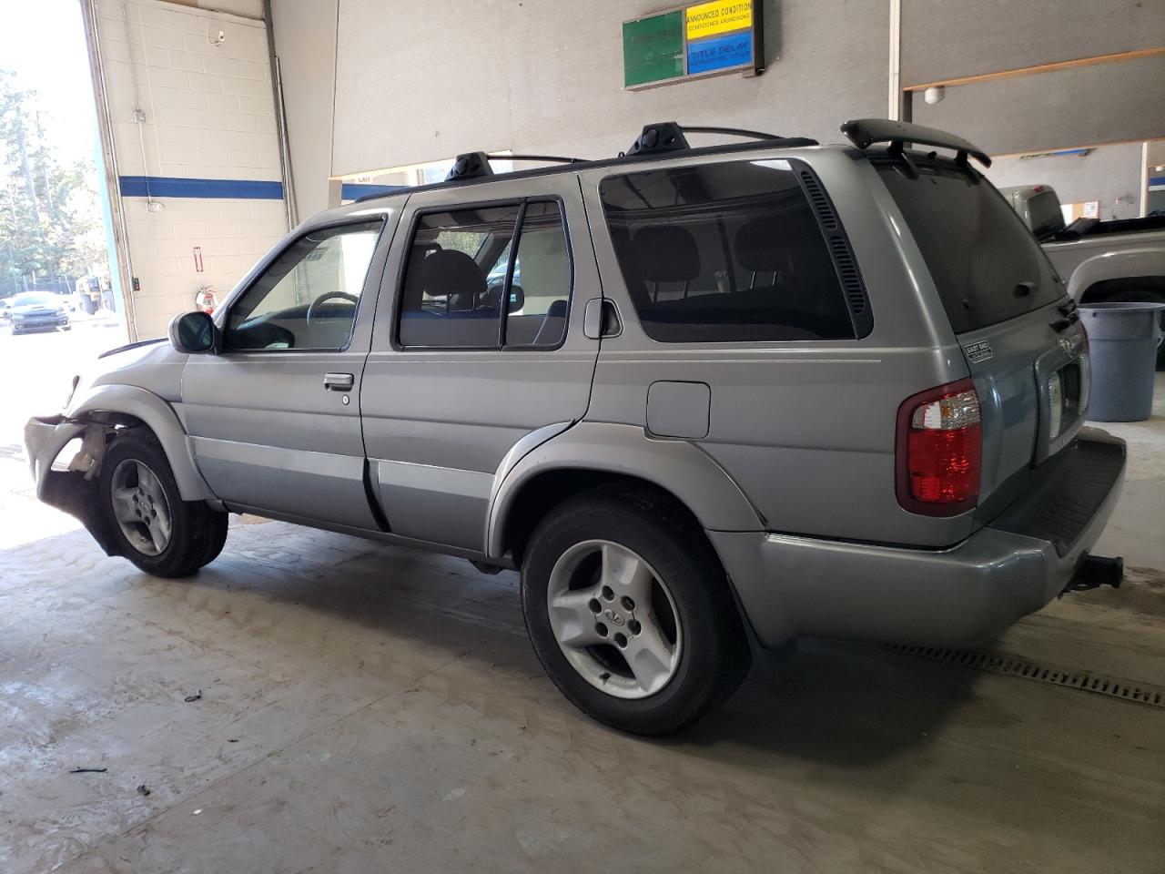 2003 Infiniti QX4 - Image 2