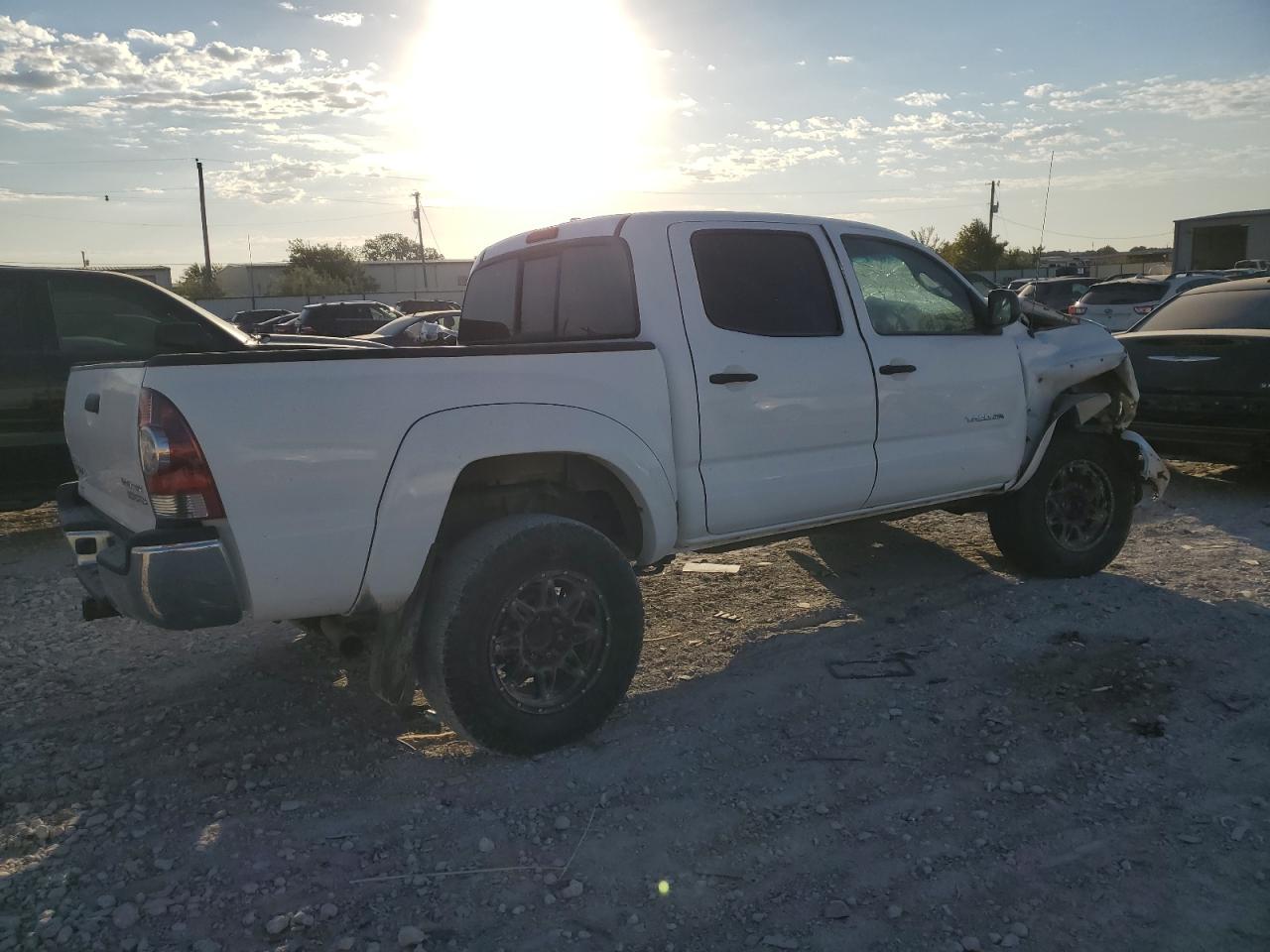 2011 Toyota Tacoma Double Cab Prerunner VIN: 3TMJU4GN9BM110854 Lot: 77588974