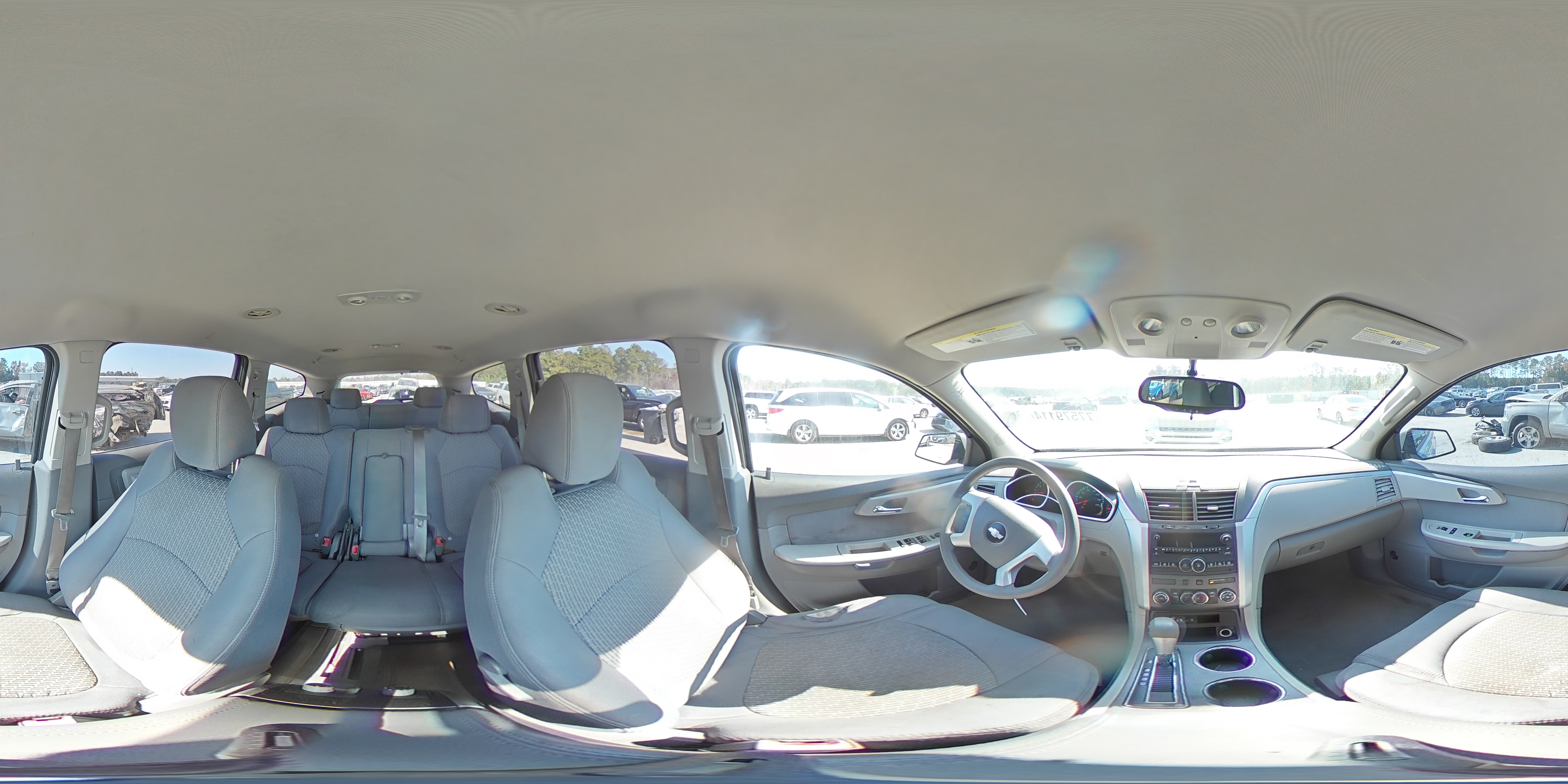 2010 Chevrolet Traverse - Image 14
