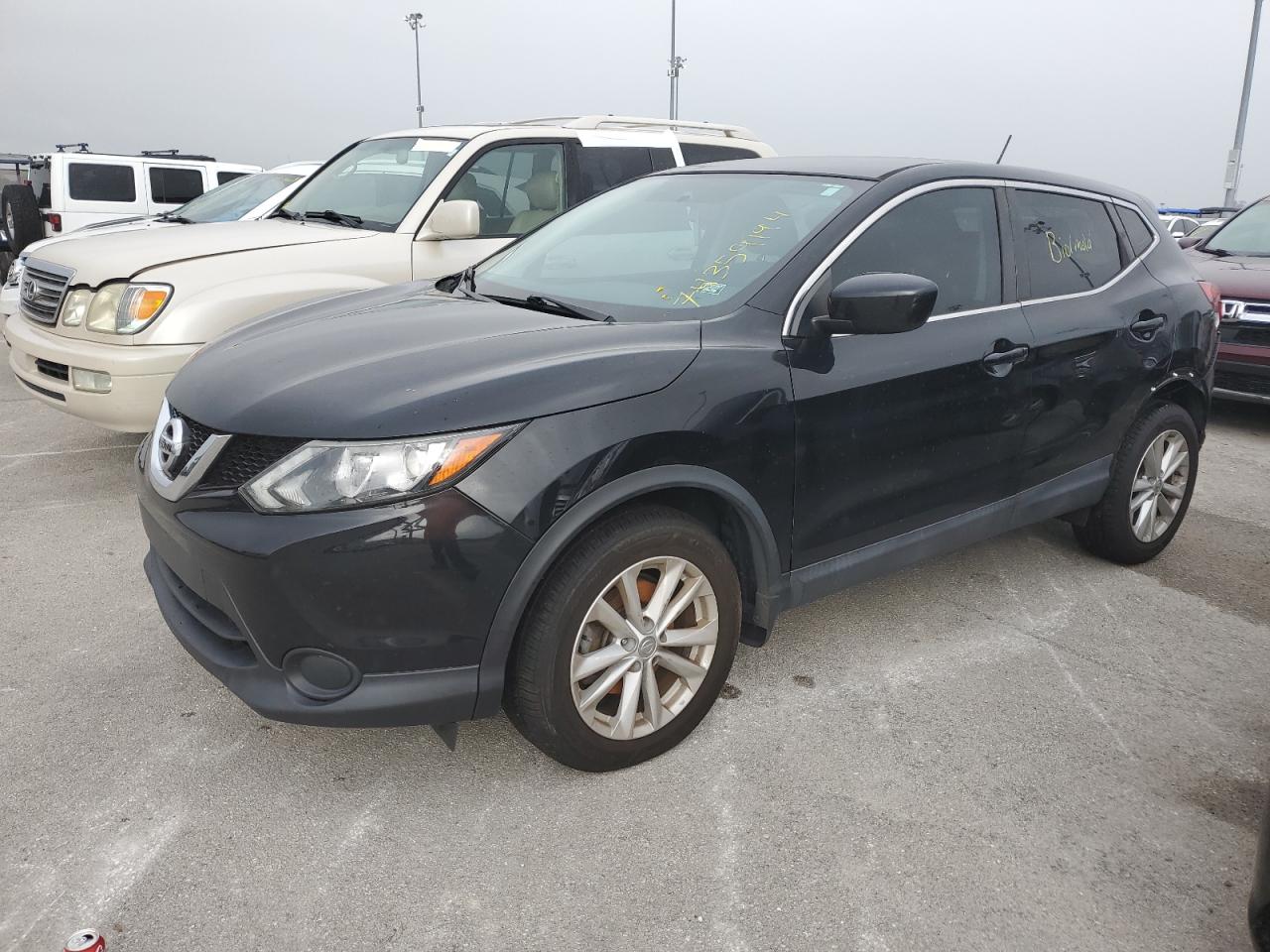 JN1BJ1CP9HW018982 2017 NISSAN ROGUE - Image 1