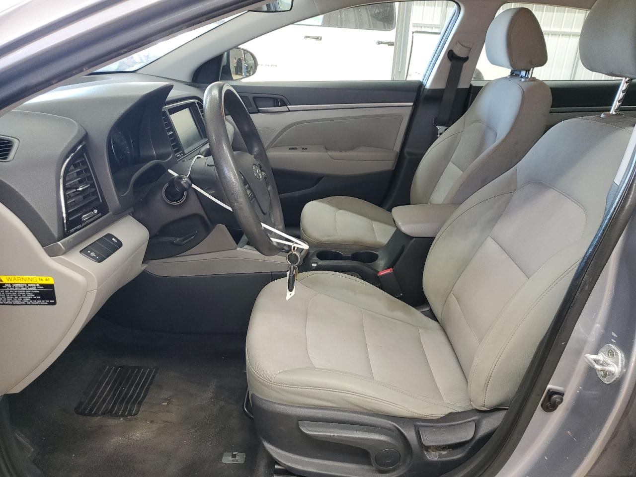 2017 Hyundai Elantra - Image 7