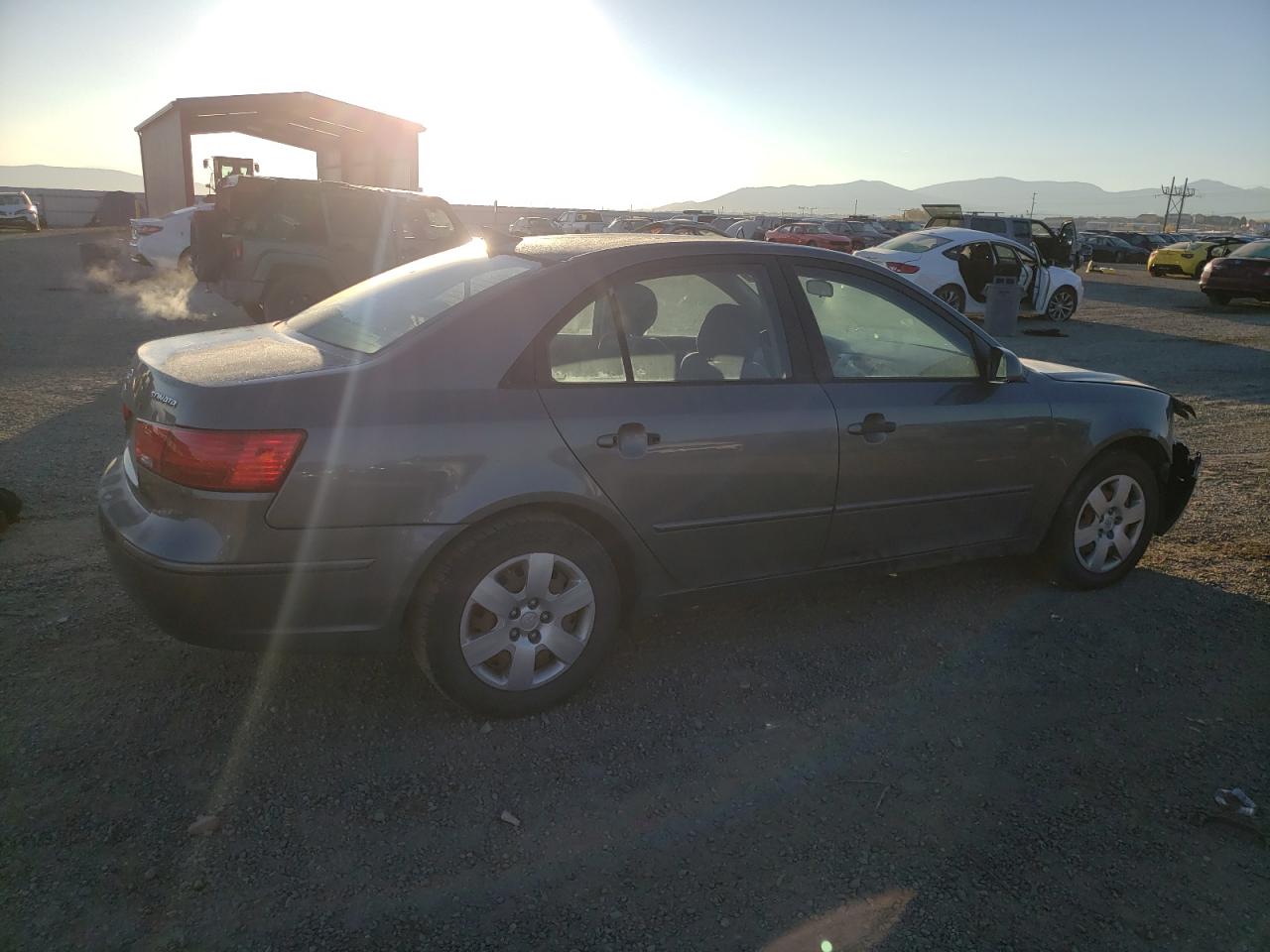 2010 Hyundai Sonata - Image 3