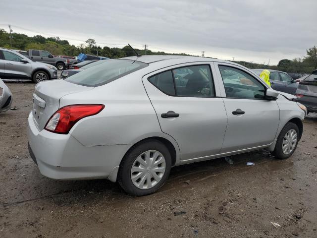  NISSAN VERSA 2018 Серебристый