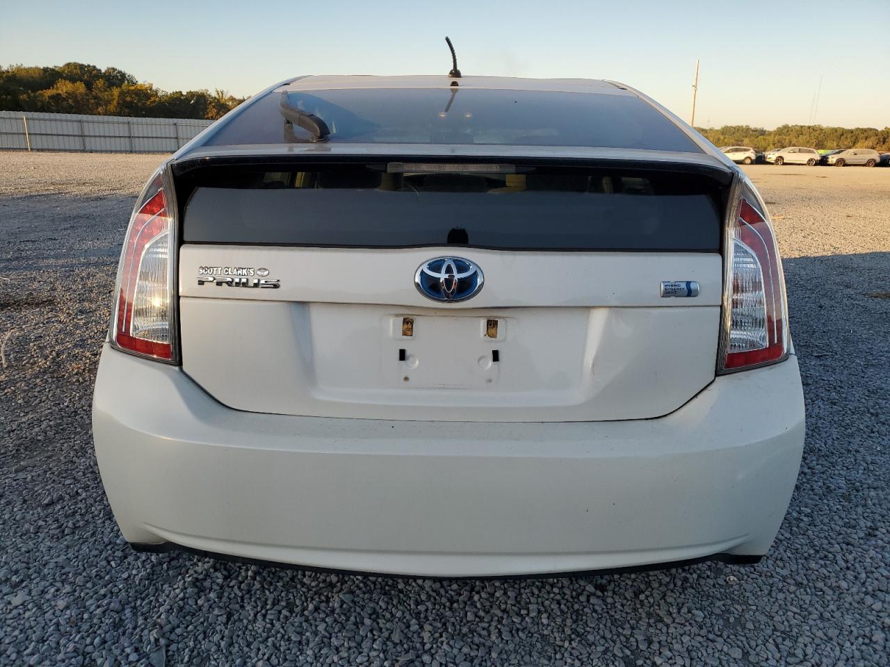 2013 Toyota Prius - Image 6