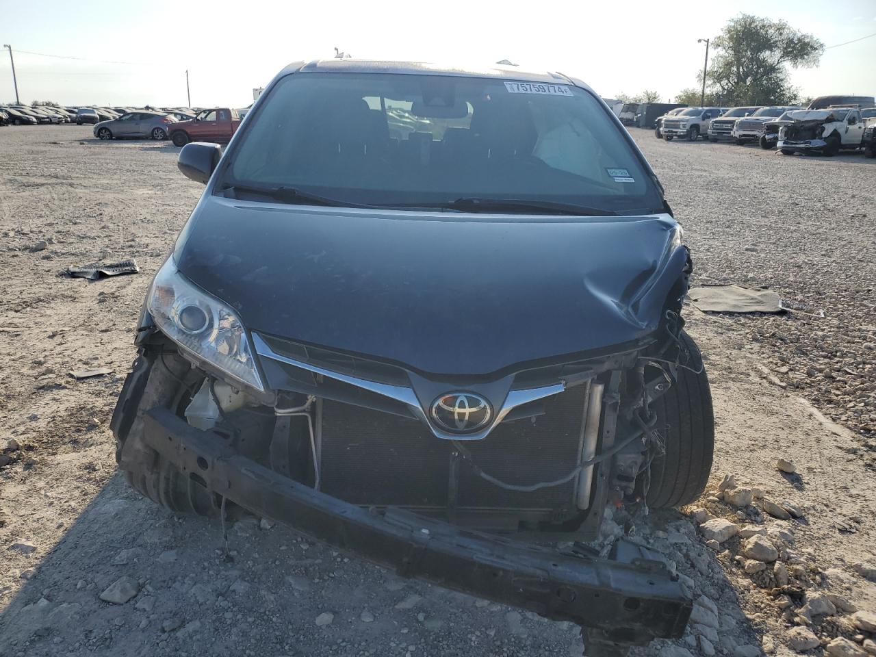 2019 Toyota Sienna - Image 5