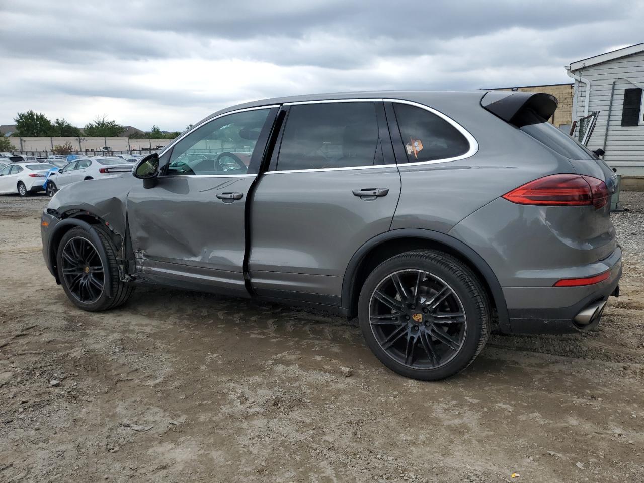 2016 Porsche Cayenne - Image 2