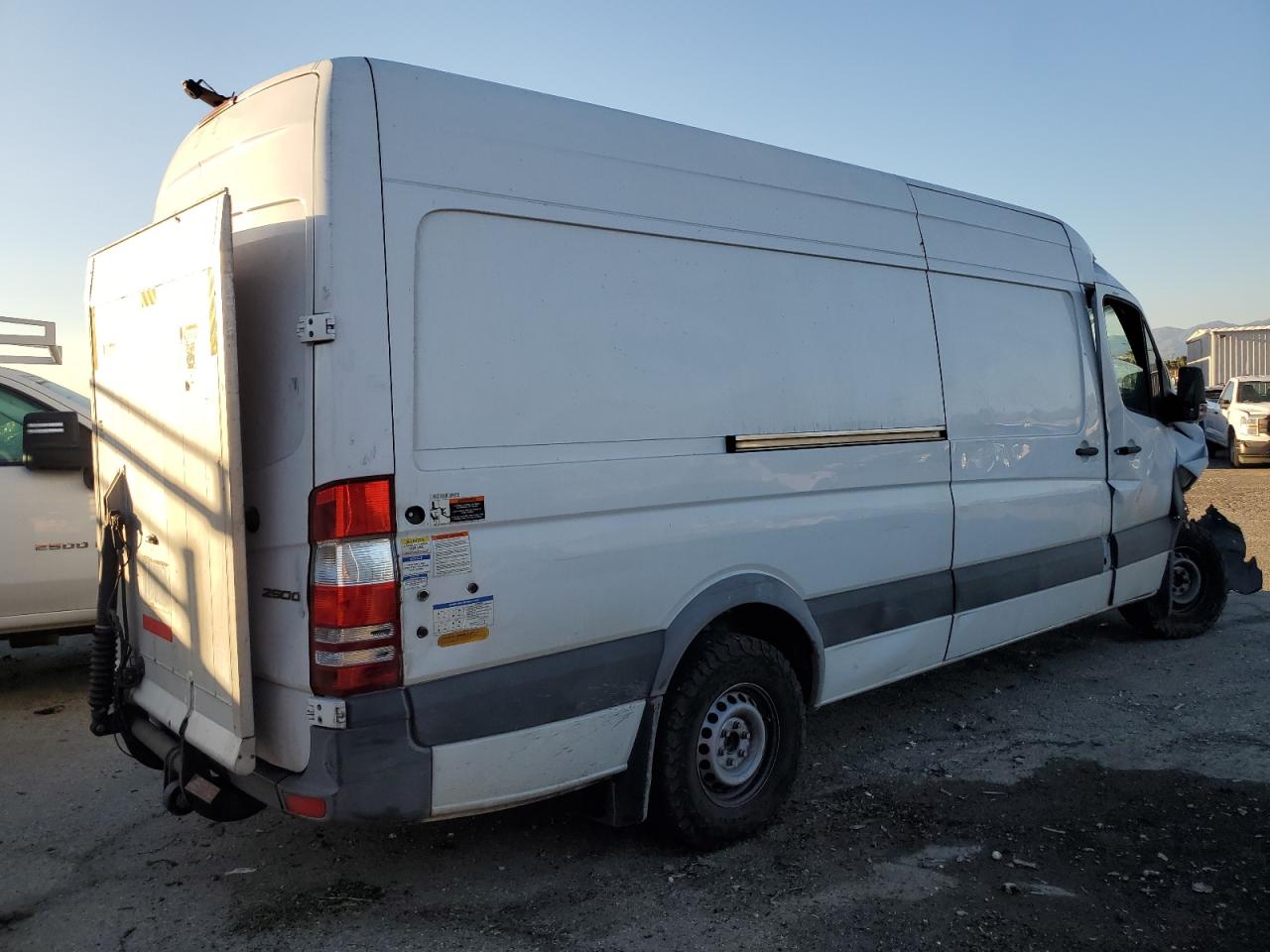 VIN WD3PE8CD5HP543080 2017 MERCEDES-BENZ SPRINTER no.3