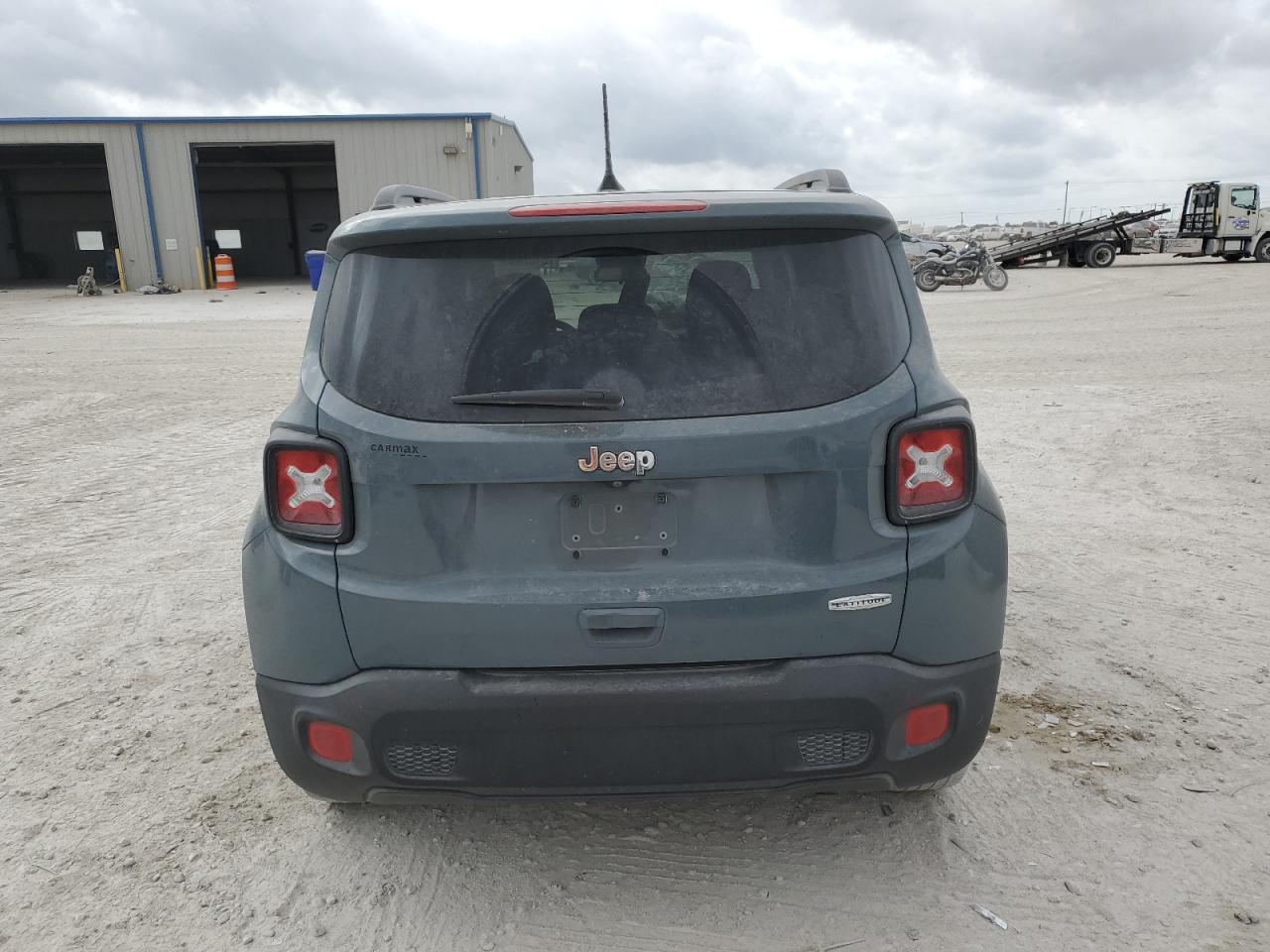 2018 Jeep Renegade - Image 6