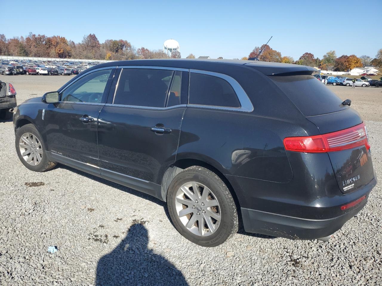 VIN 2LMHJ5NK9EBL52796 2014 LINCOLN MKT no.2