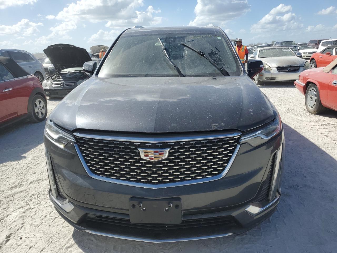 2022 Cadillac XT6 - Image 5