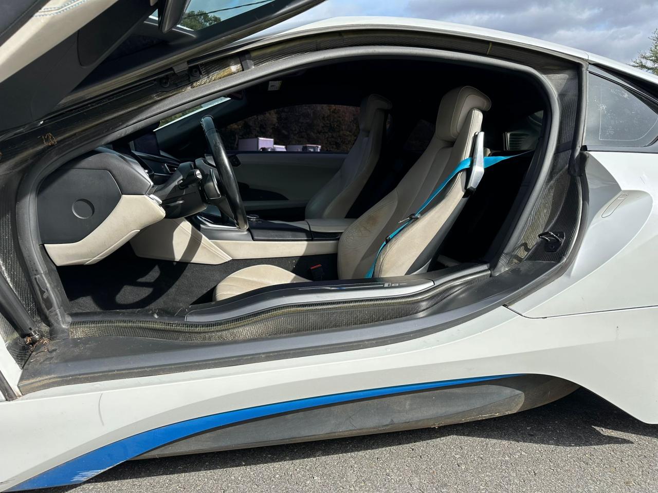 WBY2Z2C53FV392080 2015 BMW I8