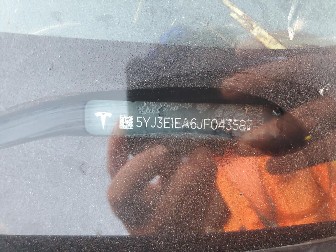 5YJ3E1EA6JF043587 2018 Tesla Model 3