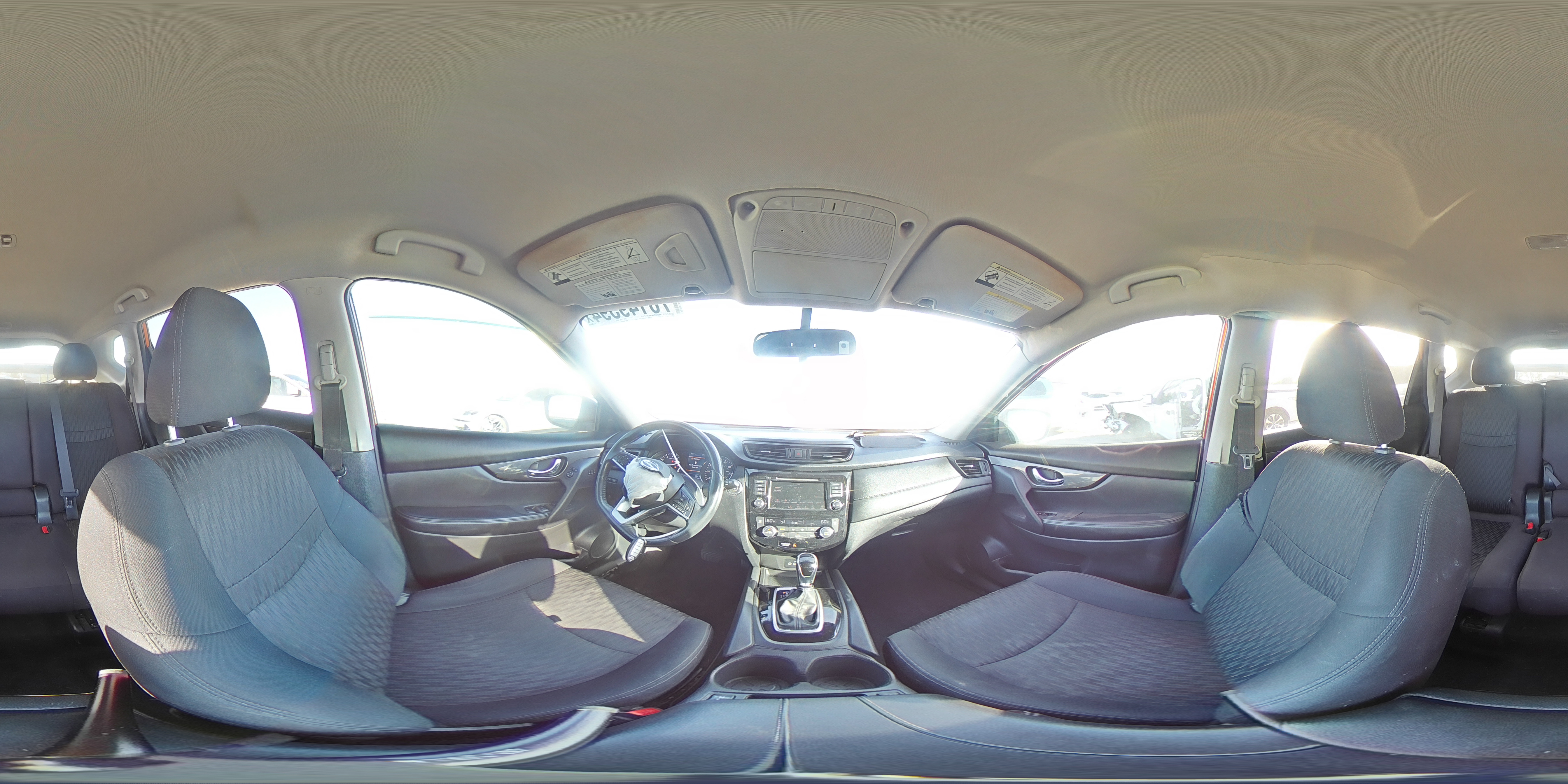 2018 Nissan Rogue - Image 13