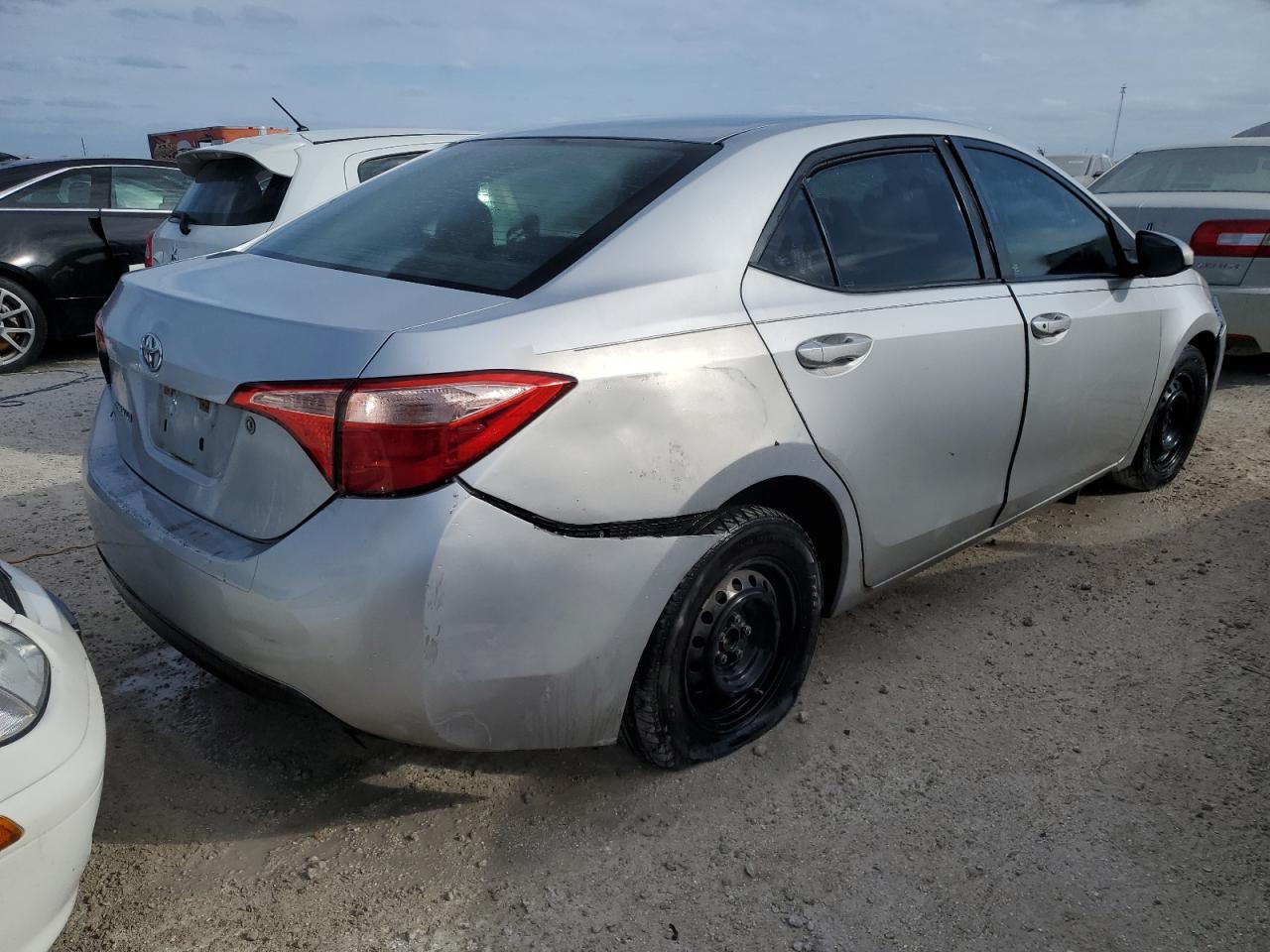 VIN 5YFBURHE6HP715223 2017 TOYOTA COROLLA no.3