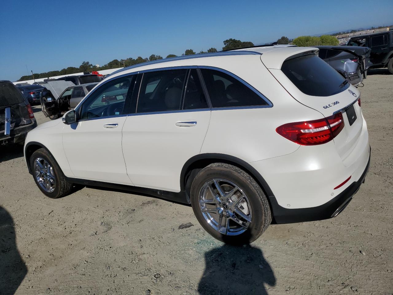 2017 Mercedes-Benz GLC - Image 2