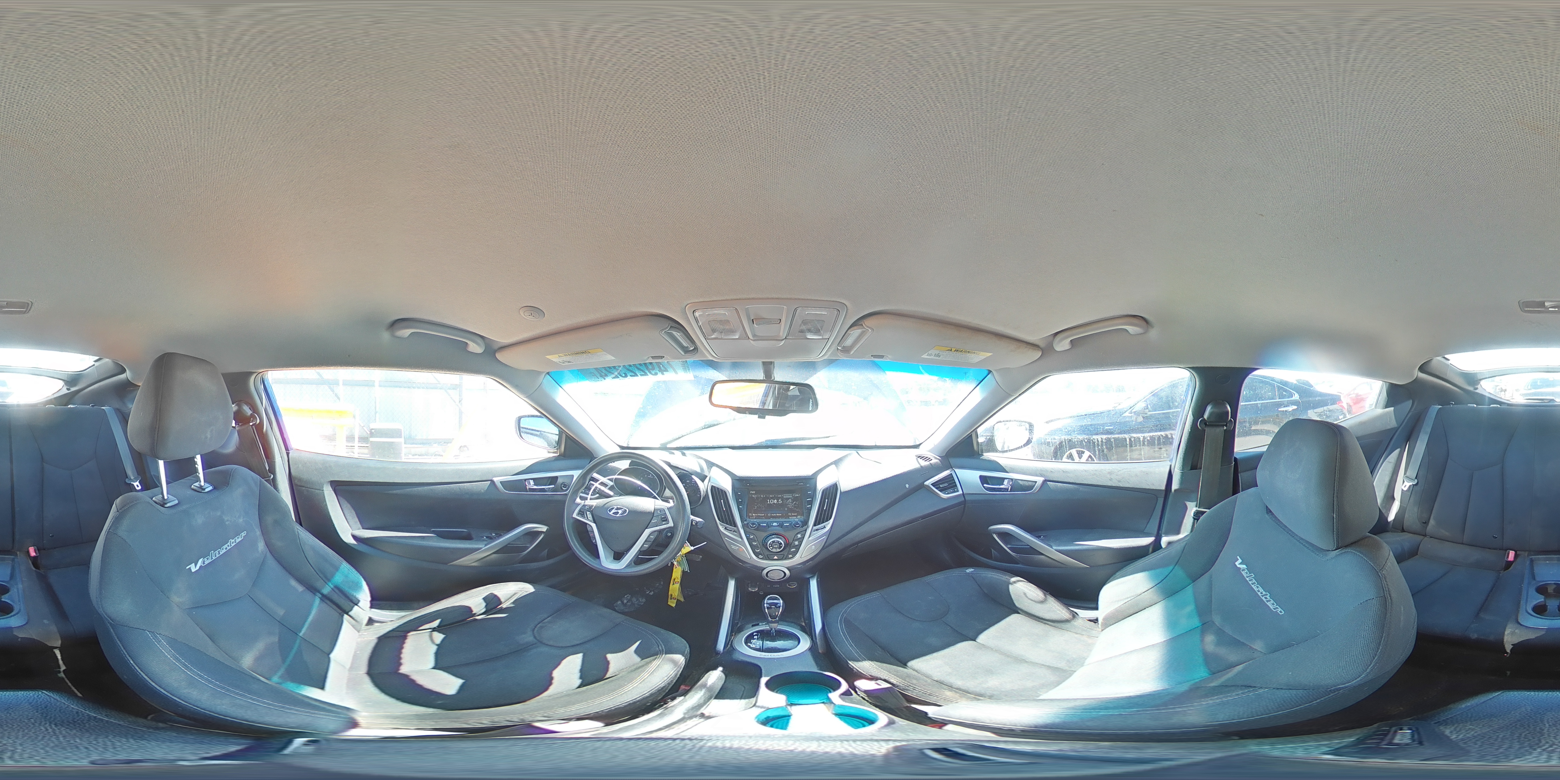 2012 Hyundai Veloster - Image 15