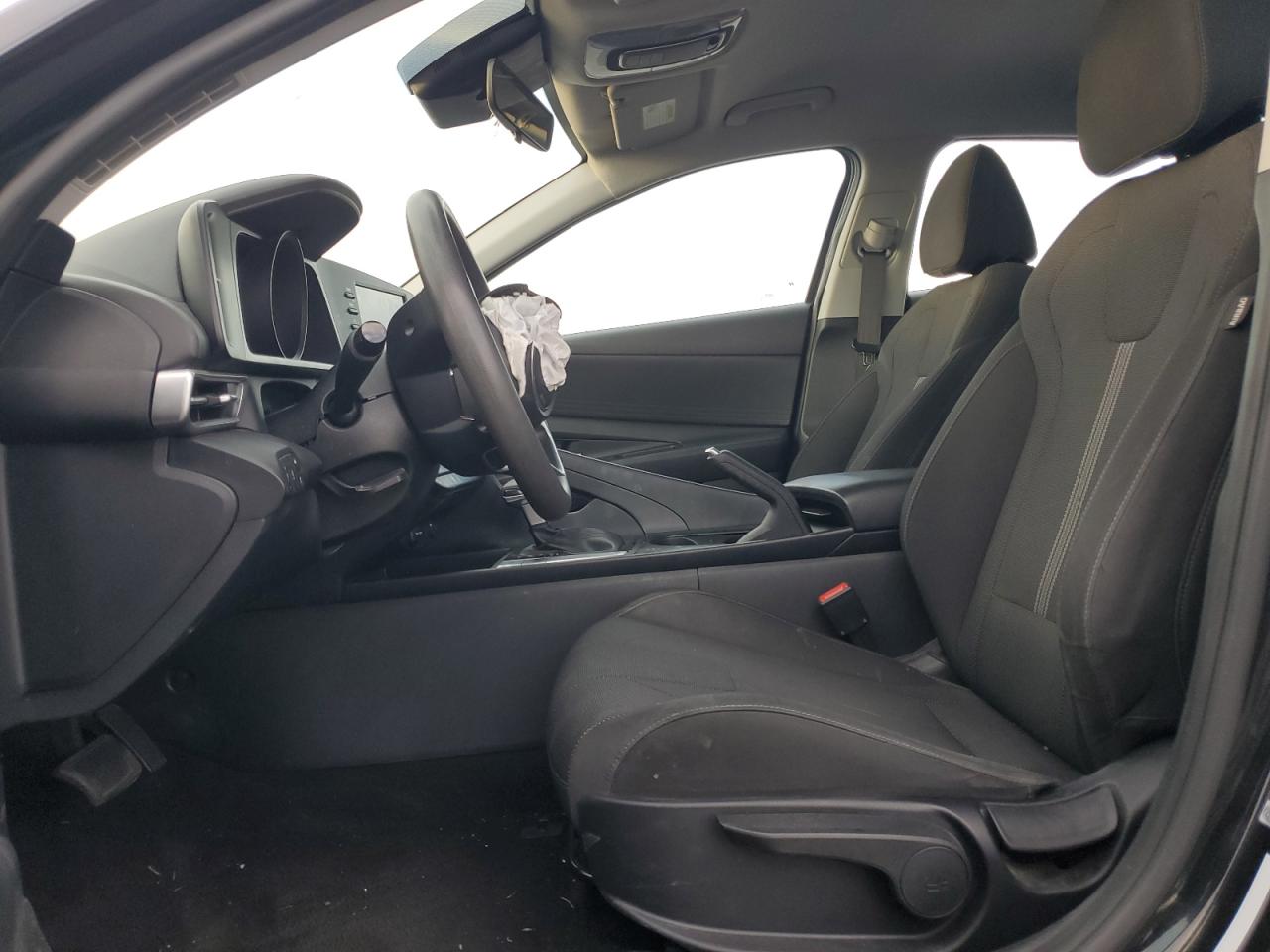 2021 Hyundai Elantra - Image 7
