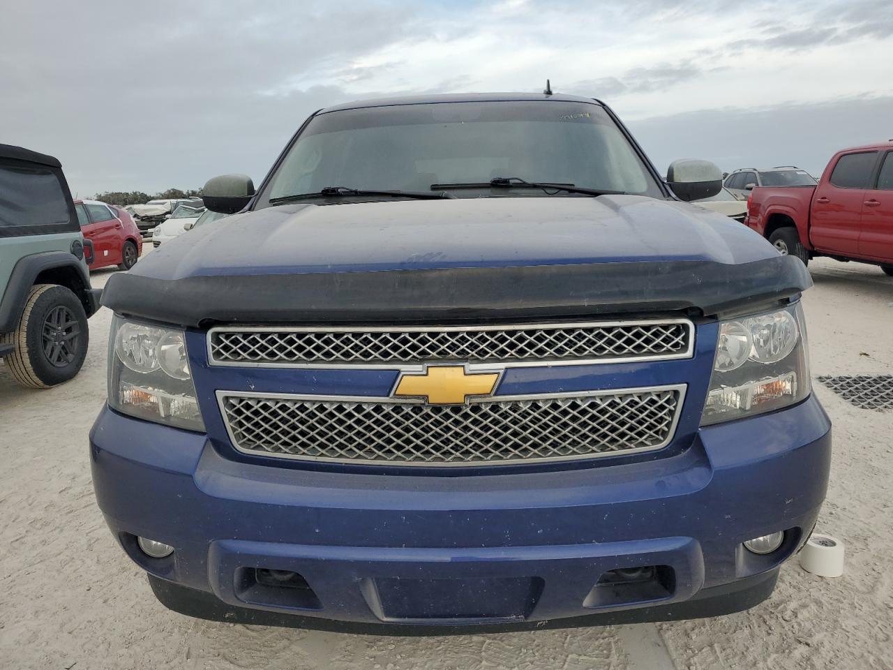 2012 Chevrolet Suburban - Image 5