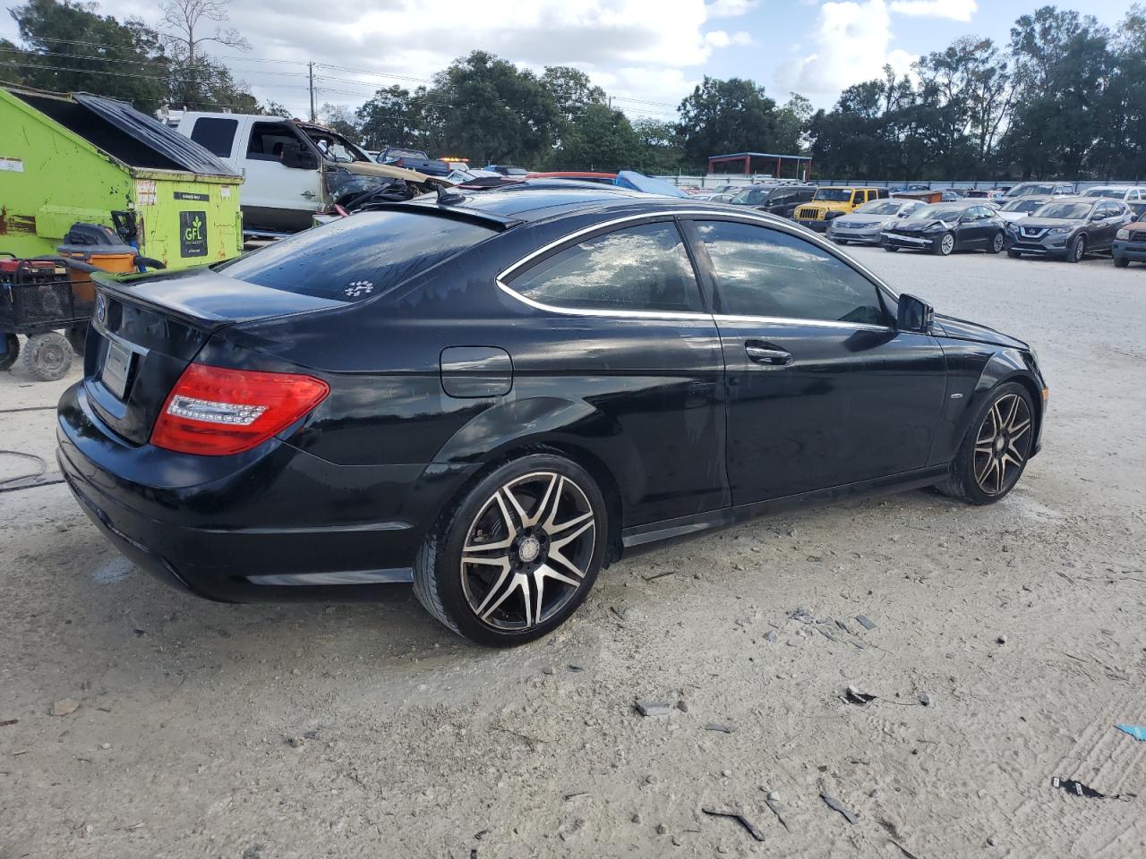 VIN WDDGJ4HB9EG277002 2014 MERCEDES-BENZ C-CLASS no.3