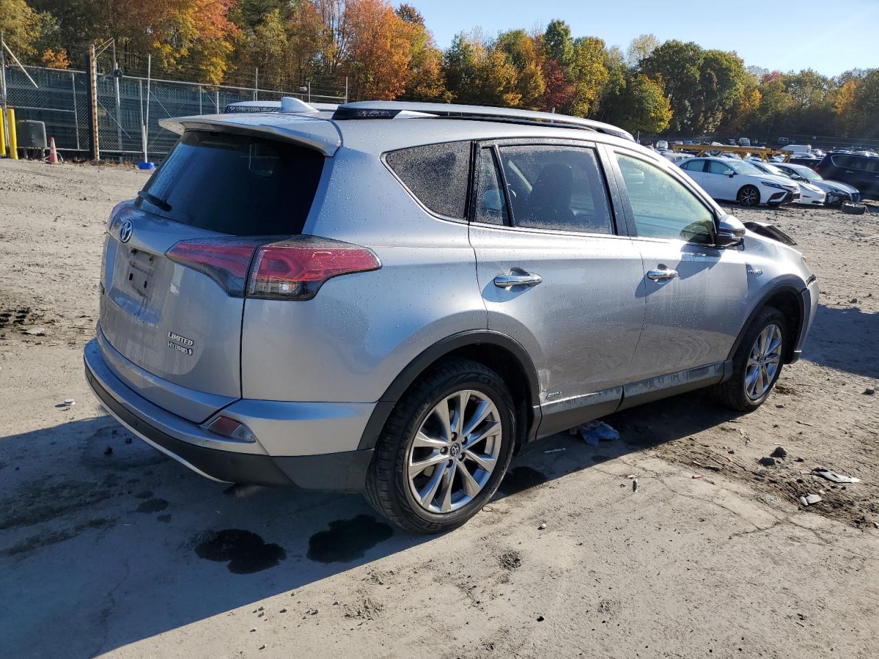 2017 Toyota RAV 4 - Image 3