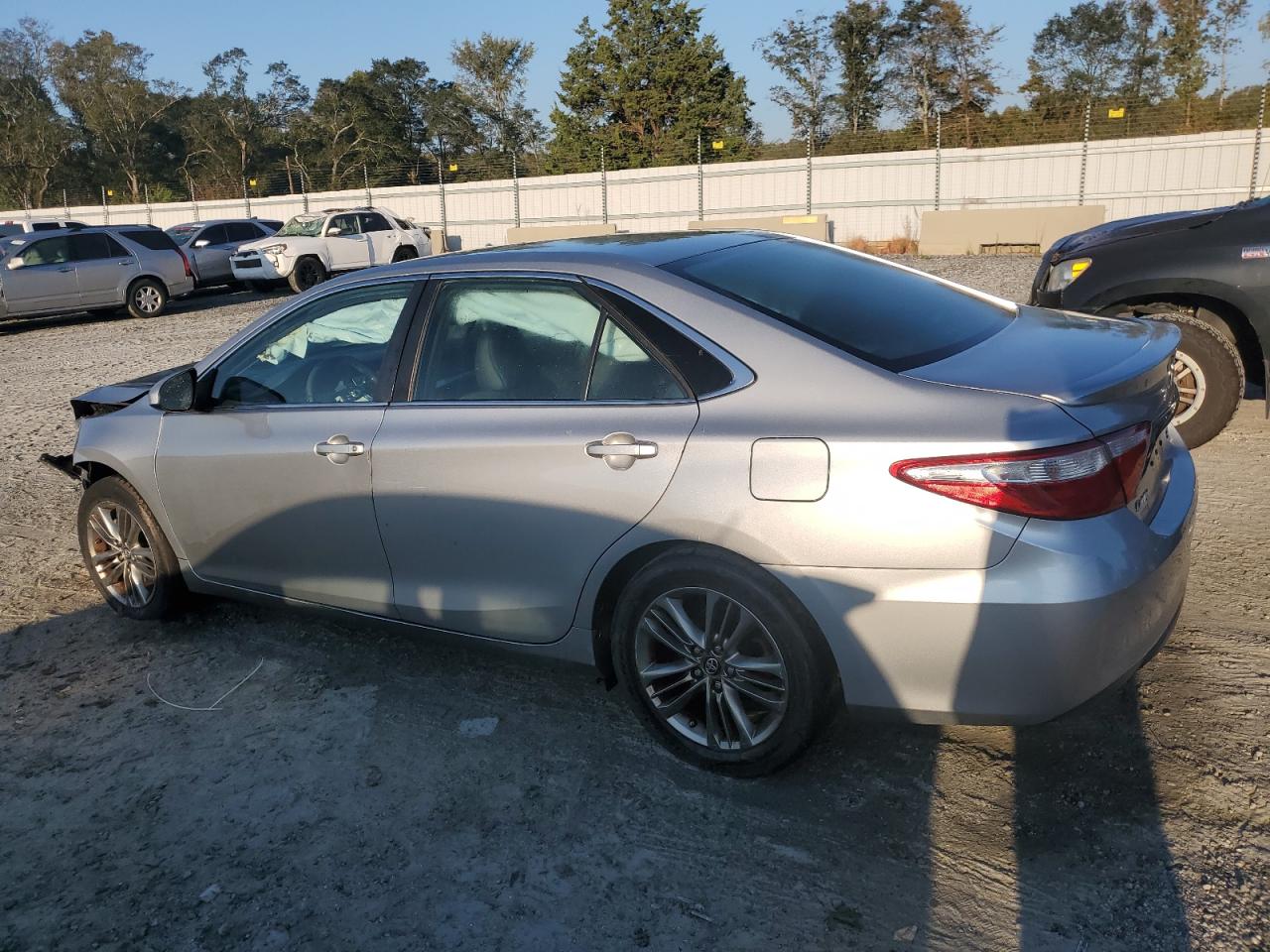 4T1BF1FK8HU636879 2017 TOYOTA CAMRY - Image 2