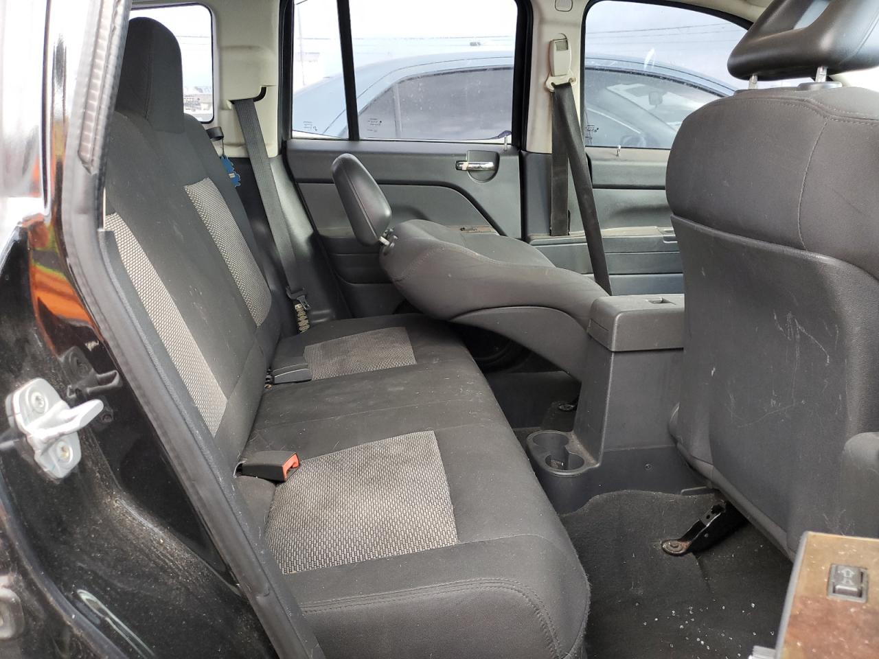 2008 Jeep Compass Sport VIN: 1J8FT47018D551808 Lot: 76582084