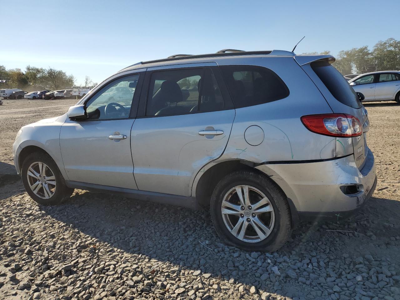 2010 Hyundai Santa Fe - Image 2