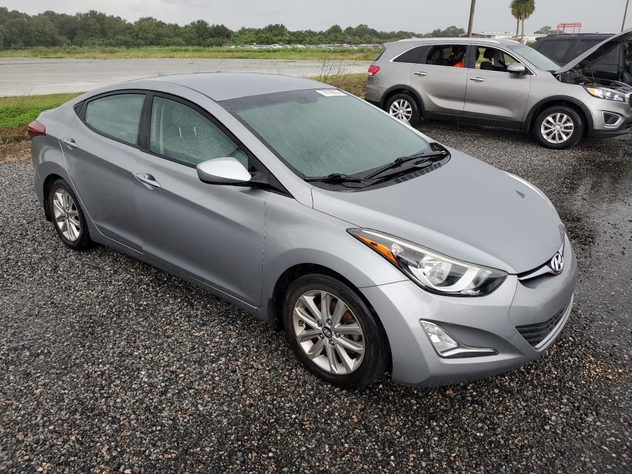 2016 Hyundai Elantra - Image 4