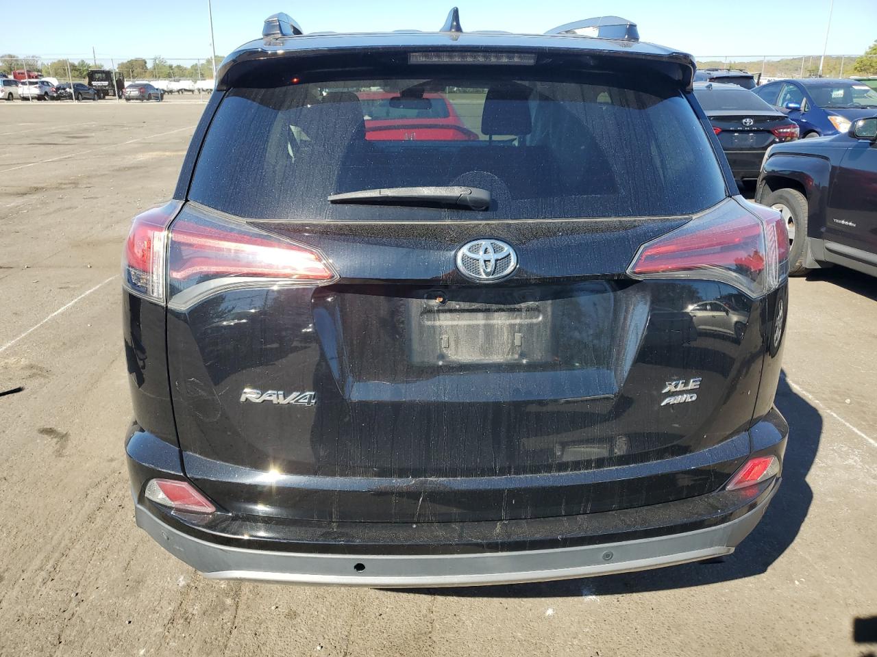 2017 Toyota Rav4 Xle VIN: 2T3RFREV5HW637892 Lot: 75645144