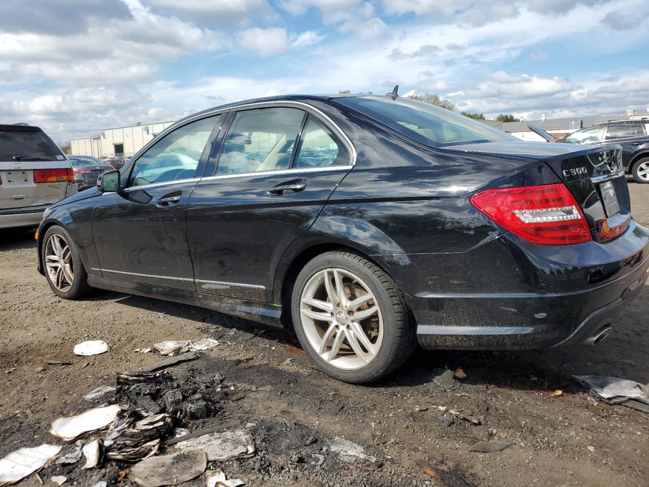 VIN WDDGF8AB5DR241099 2013 MERCEDES-BENZ C-CLASS no.2