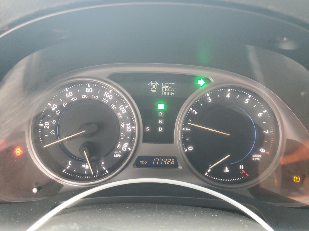 2010 Lexus IS - Image 9