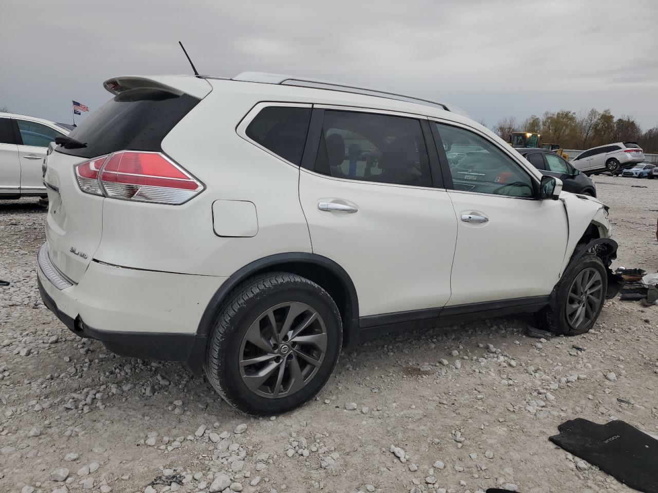 VIN KNMAT2MV4GP736356 2016 NISSAN ROGUE no.3