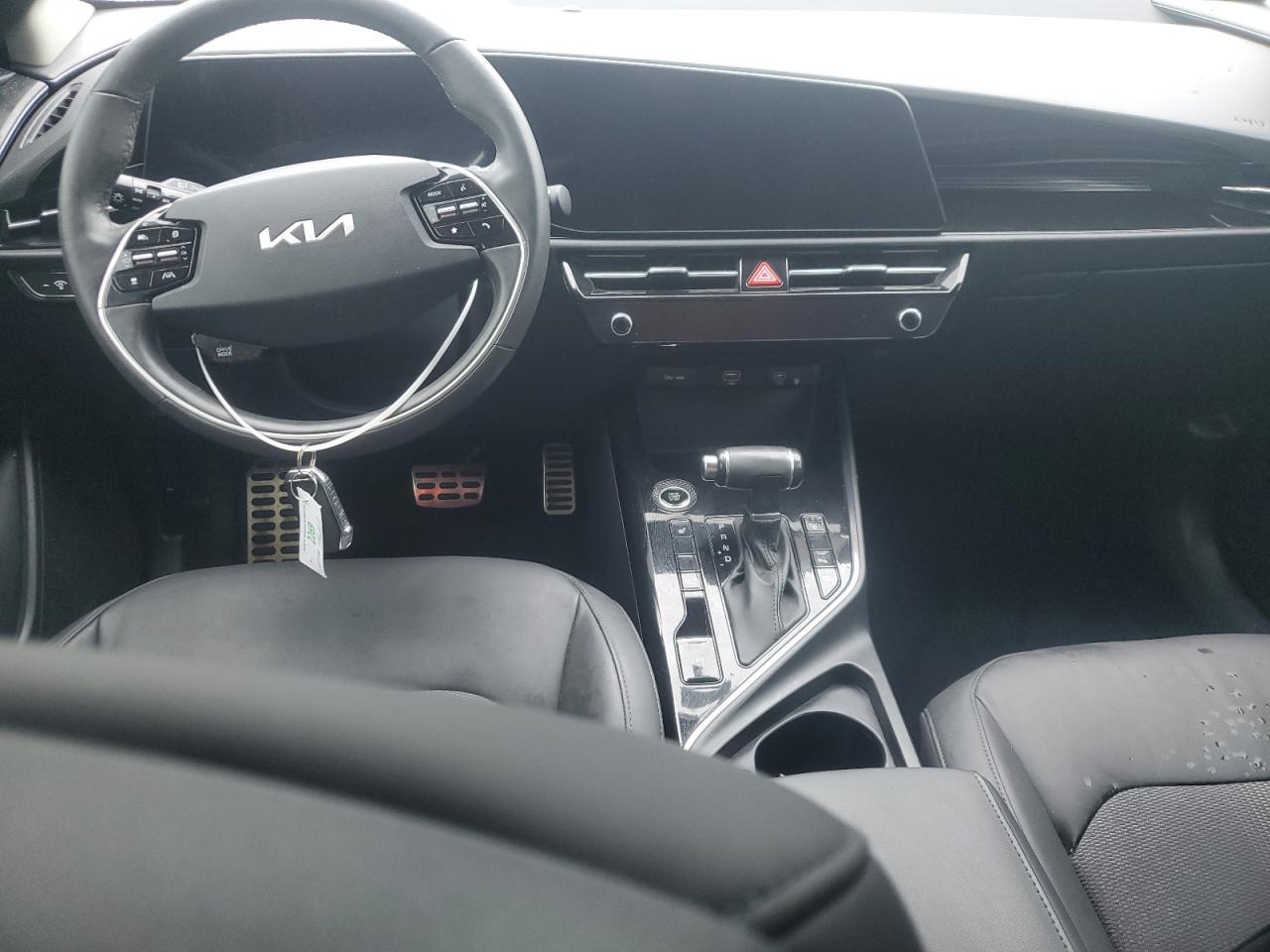 2023 Kia Niro - Image 8
