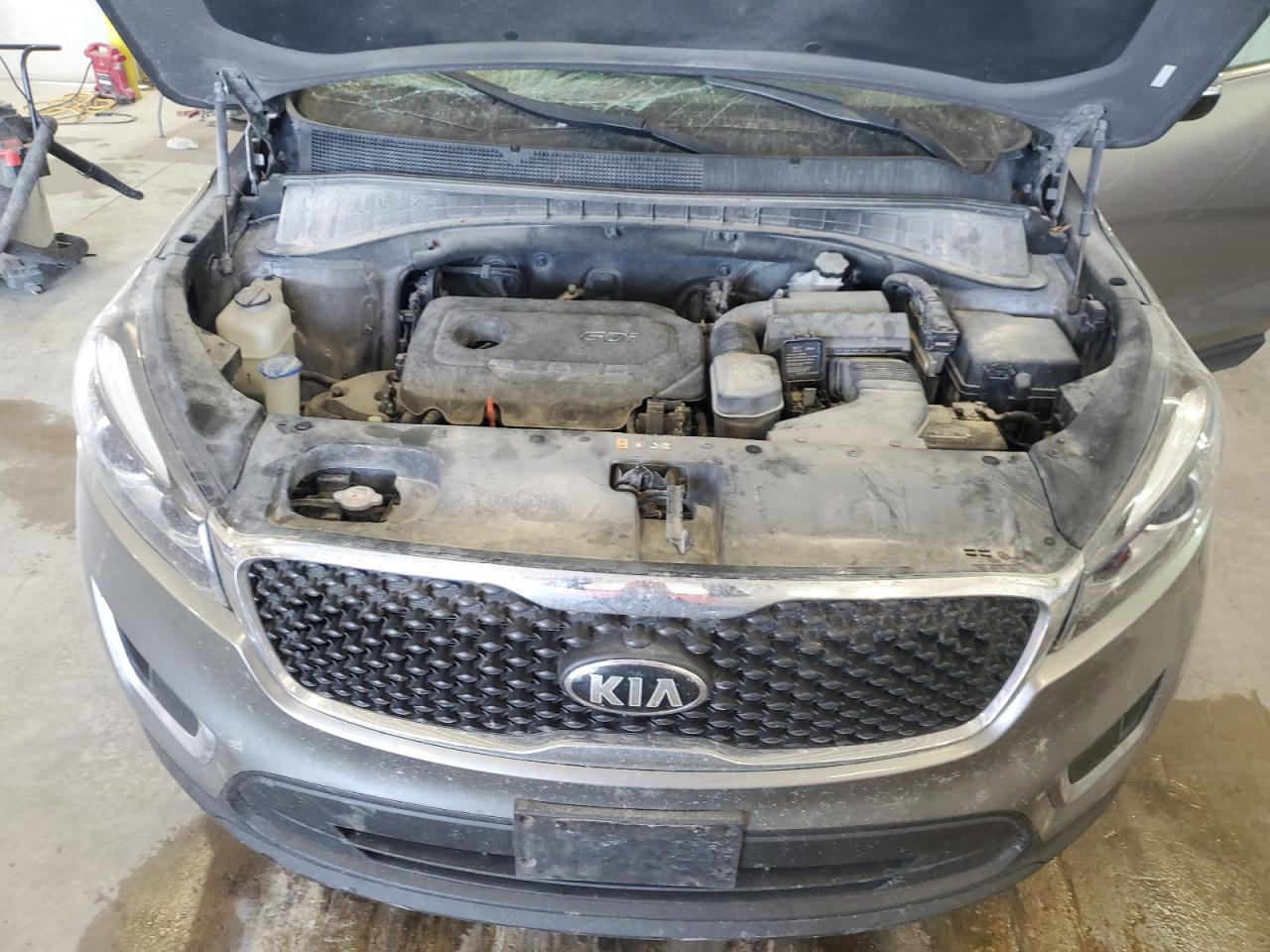 2016 Kia Sorento - Image 12