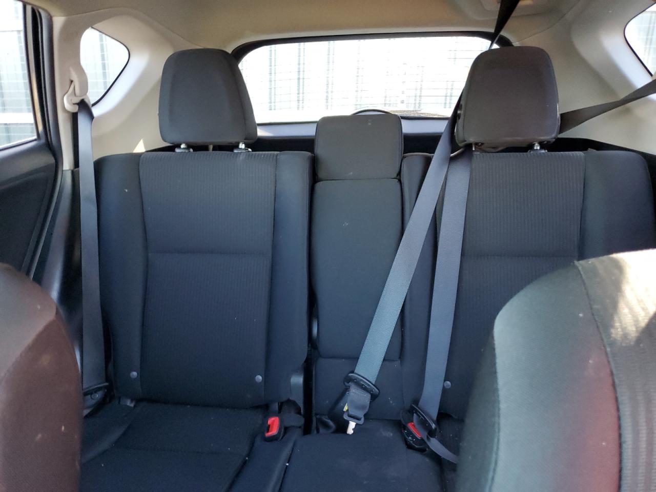 2015 Toyota RAV 4 - Image 10