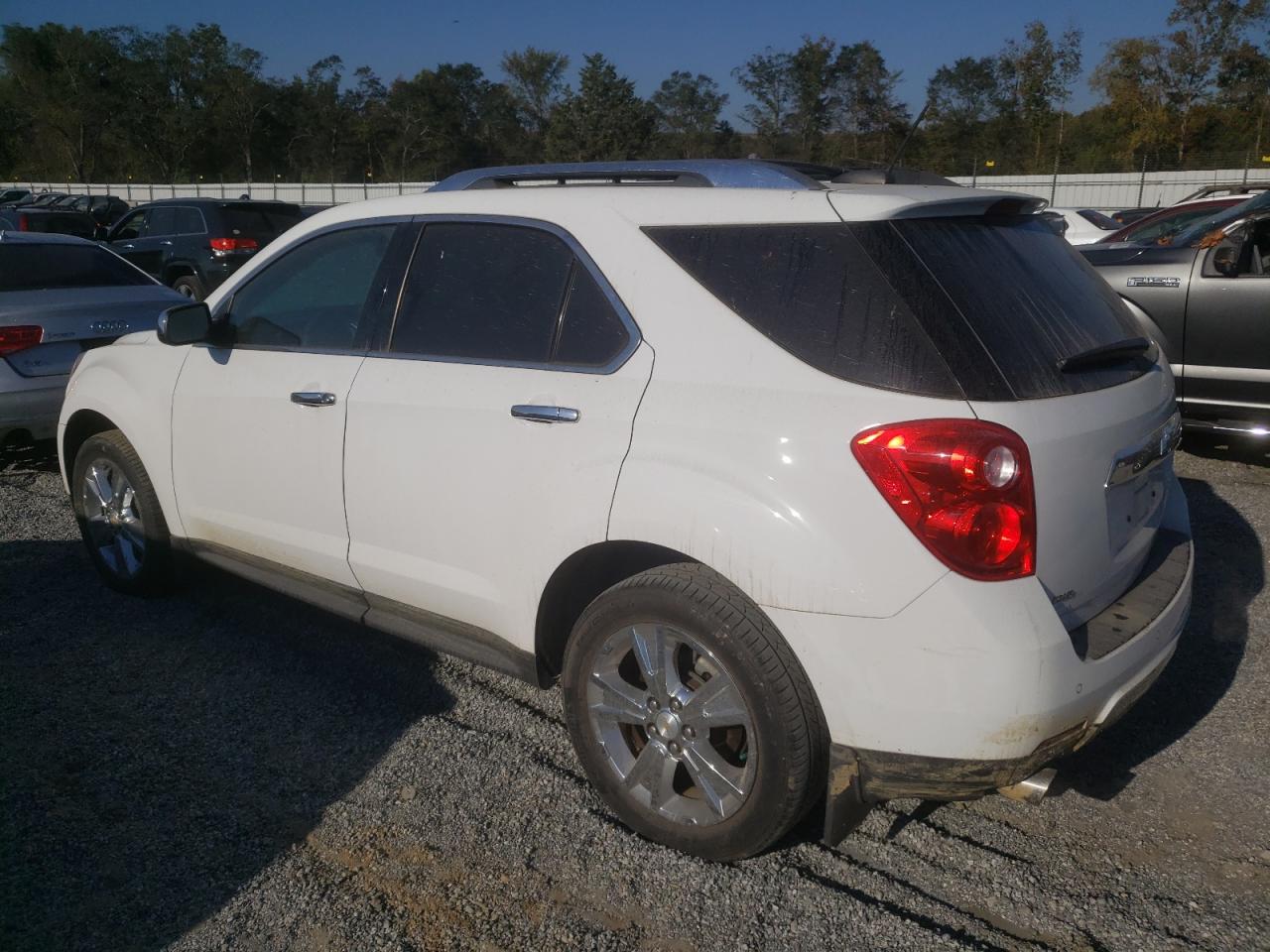 2015 Chevrolet Equinox - Image 2