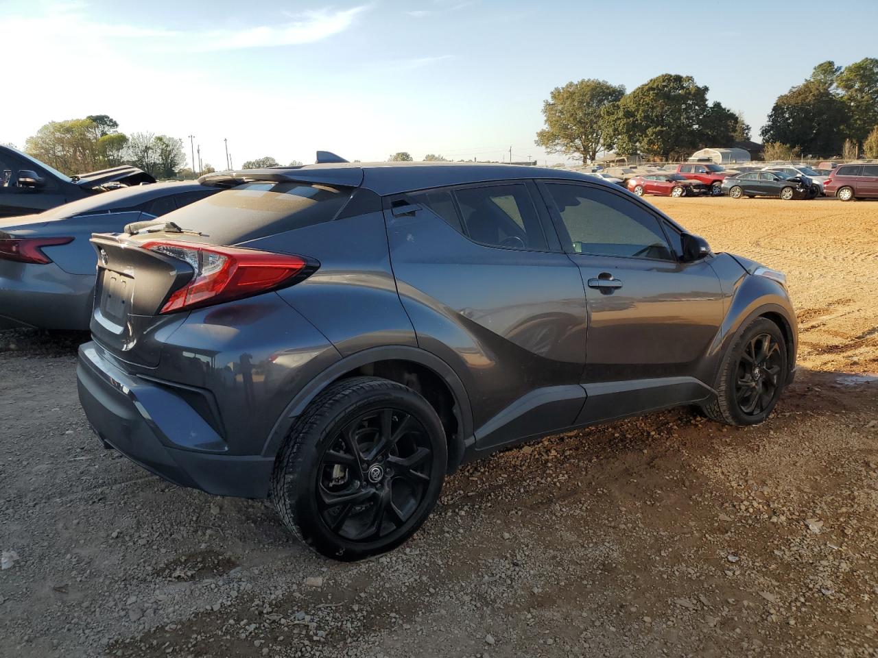 VIN JTNKHMBX4J1006099 2018 TOYOTA C-HR no.3