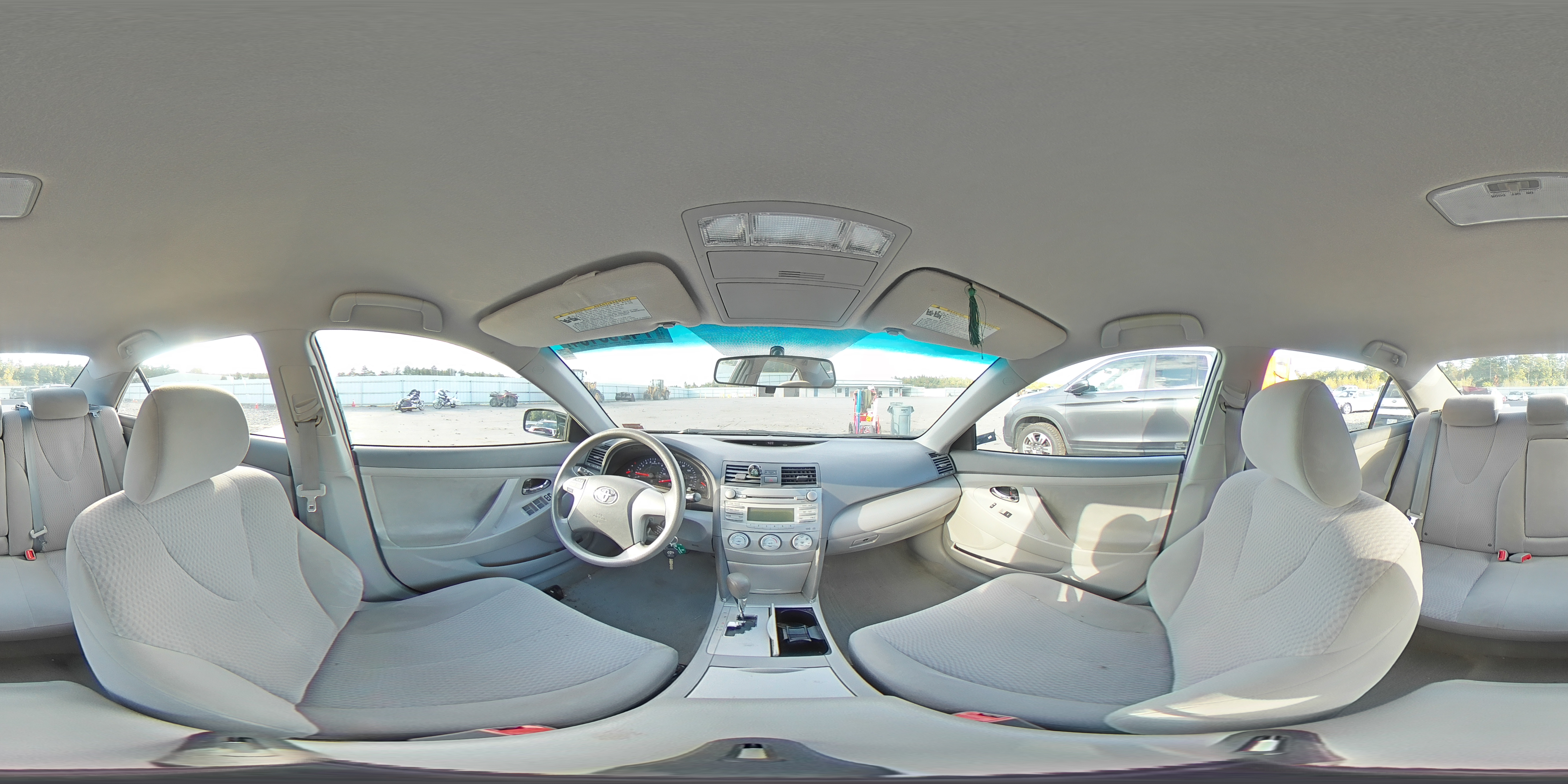 2010 Toyota Camry - Image 13