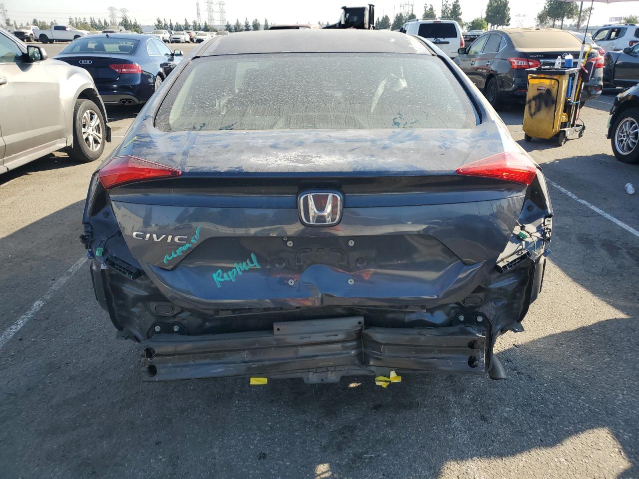 2HGFC2F51JH515751 2018 Honda Civic Lx