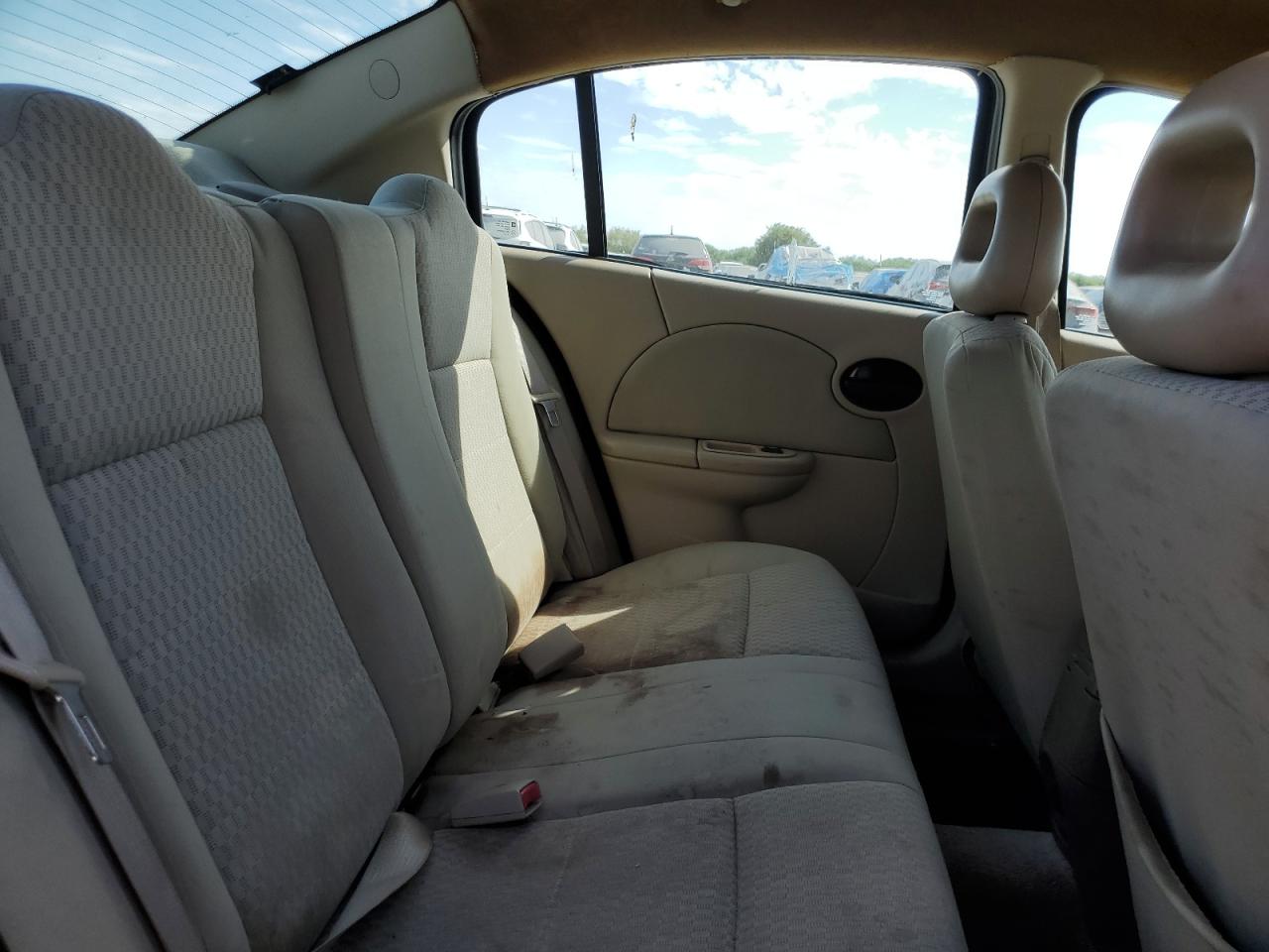 2007 Saturn ION - Image 10