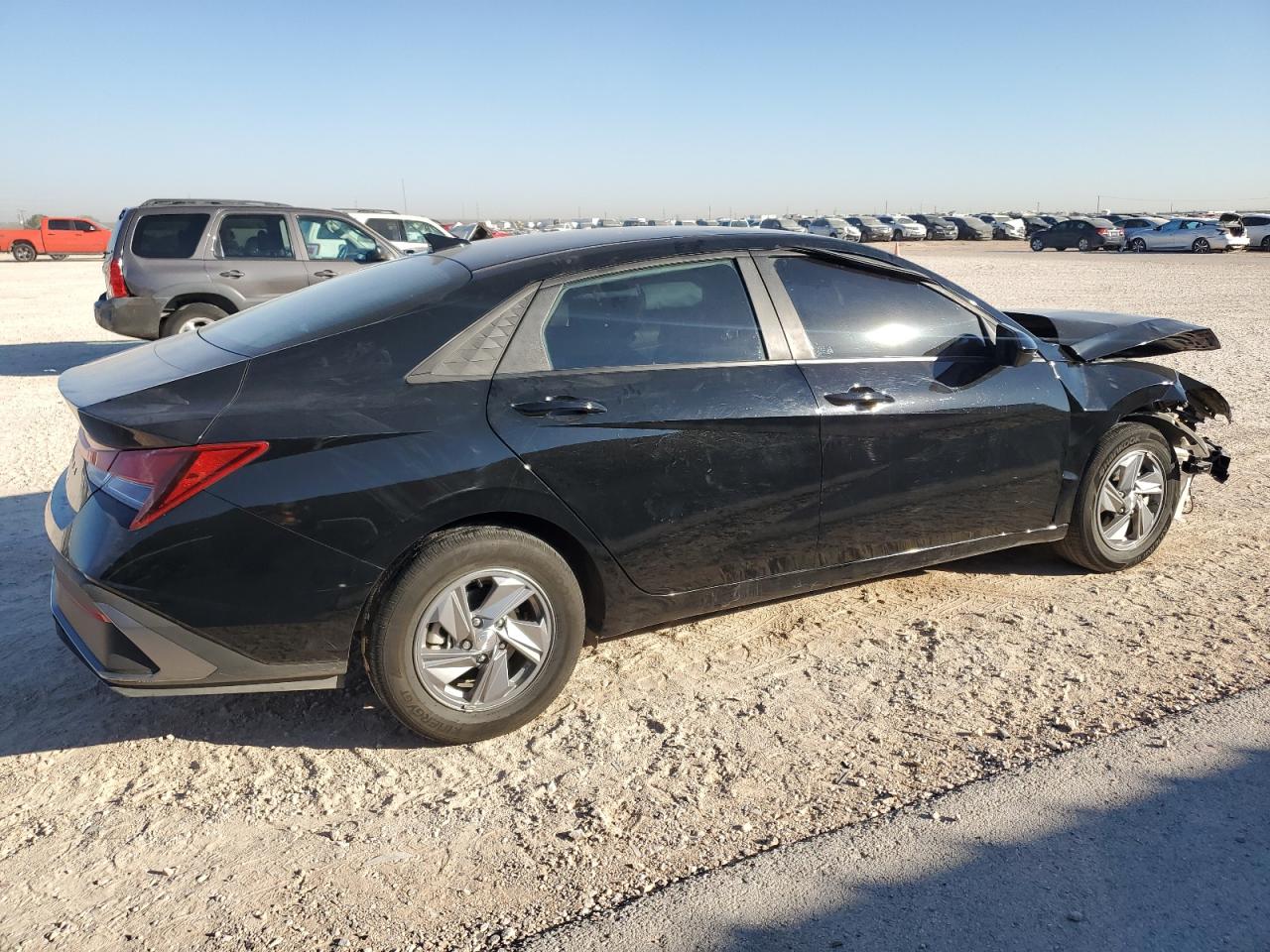 2024 Hyundai Elantra - Image 3
