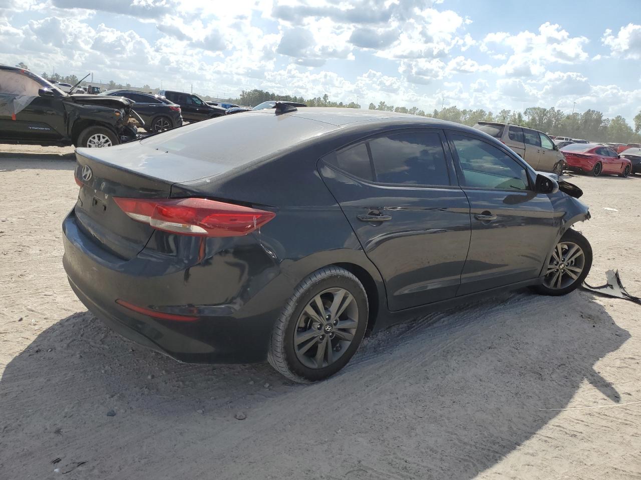 VIN 5NPD84LF6JH240532 2018 HYUNDAI ELANTRA no.3