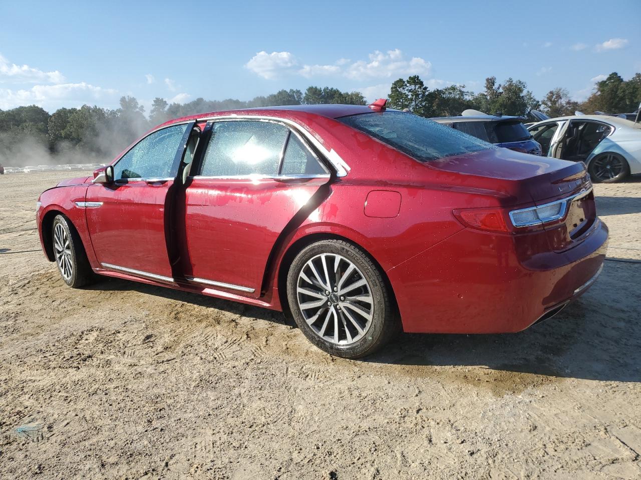 2019 Lincoln Continental - Image 2