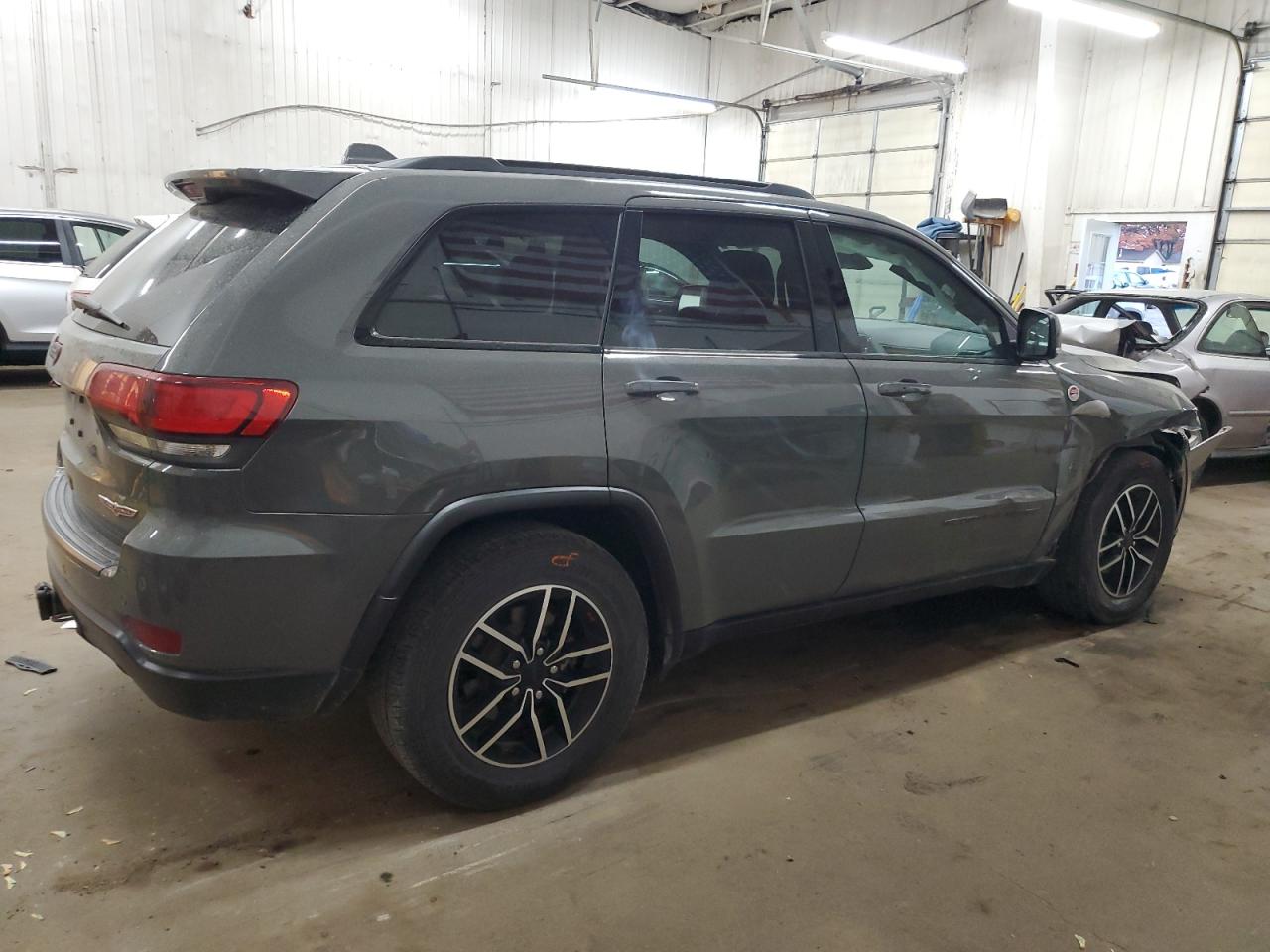 2019 Jeep Grand Cherokee - Image 3