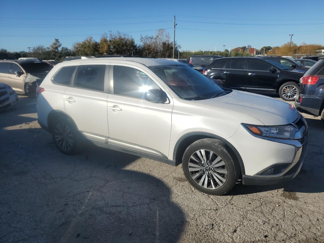 2019 Mitsubishi Outlander - Image 4