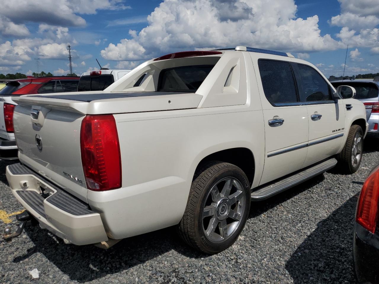 2010 Cadillac Escalade - Image 3