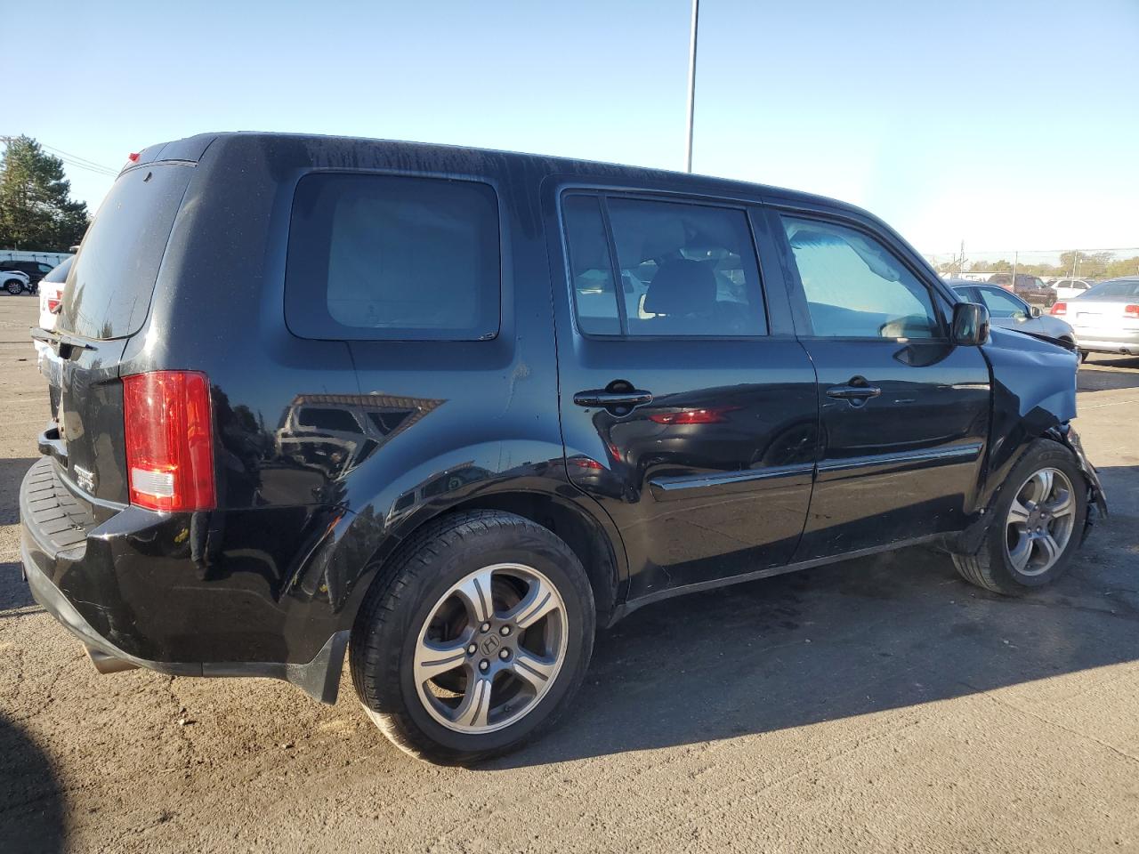 5FNYF4H37FB012101 2015 Honda Pilot Se